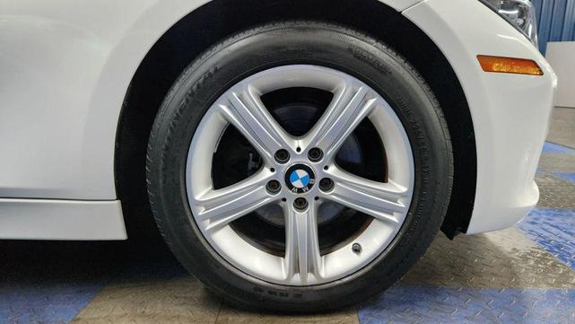 Photo of 2013 White BMW 328