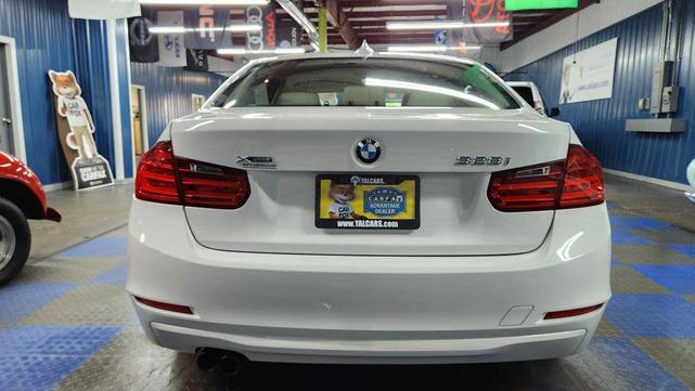 Photo of 2013 White BMW 328