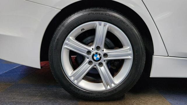 Photo of 2013 White BMW 328