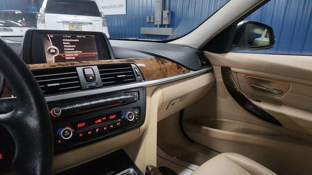 Photo of 2013 White BMW 328
