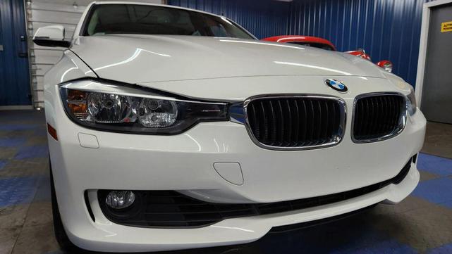 Photo of 2013 White BMW 328