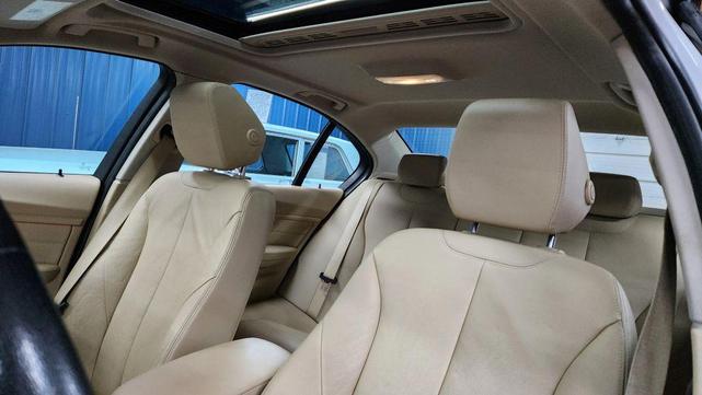 Photo of 2013 White BMW 328