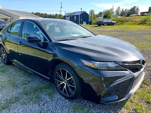 Photo of 2021 Midnight Black Metallic Toyota Camry