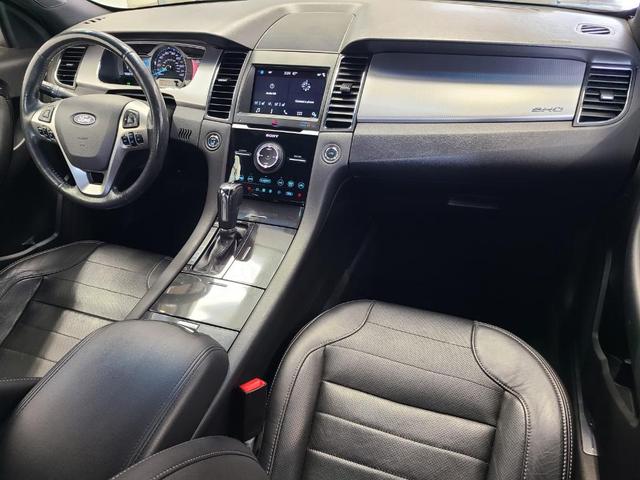 Photo of 2018 Magnetic Metallic Ford Taurus