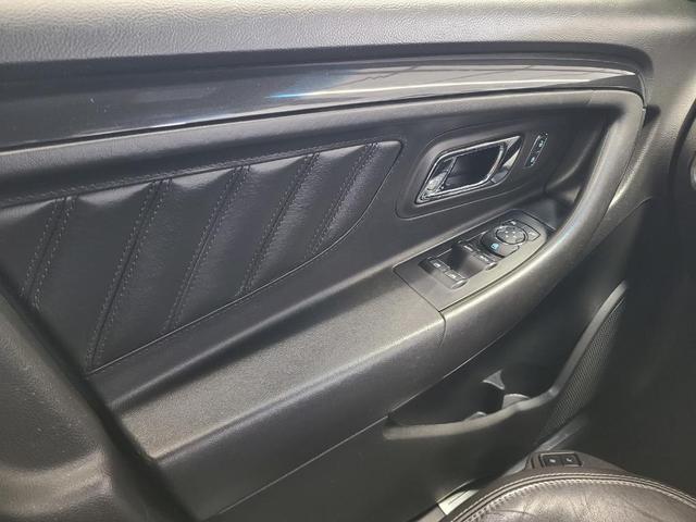 Photo of 2018 Magnetic Metallic Ford Taurus