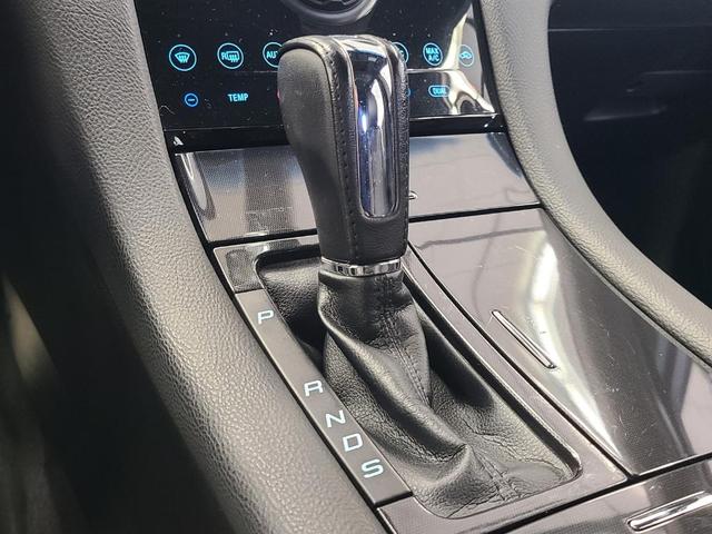 Photo of 2018 Magnetic Metallic Ford Taurus