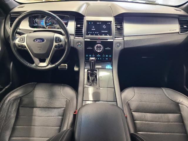 Photo of 2018 Magnetic Metallic Ford Taurus