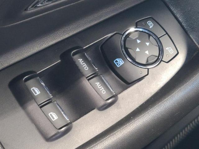Photo of 2018 Magnetic Metallic Ford Taurus