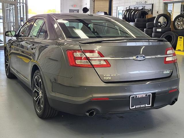 Photo of 2018 Magnetic Metallic Ford Taurus