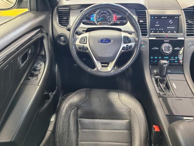Photo of 2018 Magnetic Metallic Ford Taurus