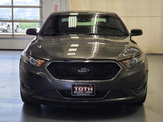 Photo of 2018 Magnetic Metallic Ford Taurus