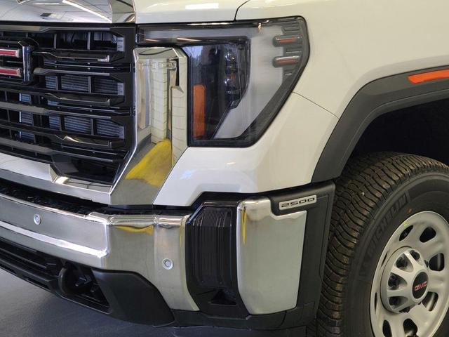 Photo of 2025 Summit White GMC Sierra 2500