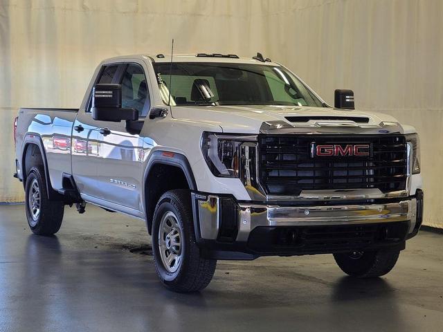Photo of 2025 Summit White GMC Sierra 2500