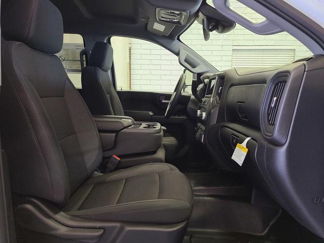 Photo of 2025 Summit White GMC Sierra 2500