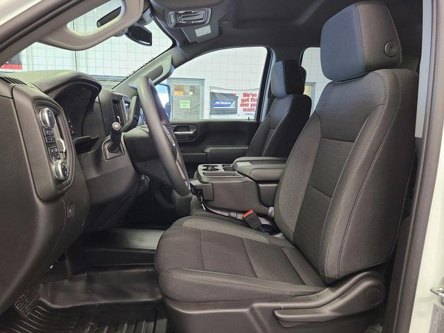 Photo of 2025 Summit White GMC Sierra 2500