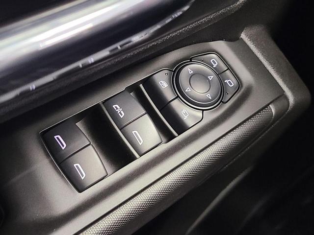 Photo of 2025 Summit White GMC Sierra 2500