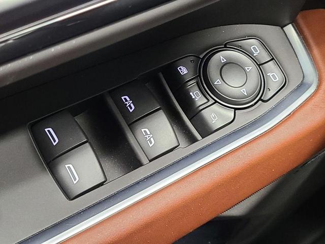 Photo of 2024 Onyx Black GMC Sierra 2500