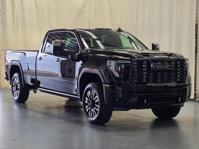 Photo of 2024 Onyx Black GMC Sierra 2500