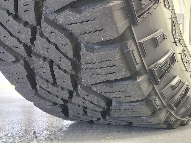 Photo of 2022 Pacific Blue Metallic GMC Sierra 1500 Limited