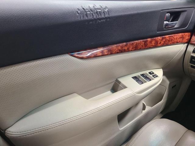 Photo of 2012 Crystal Black Silica Subaru Outback