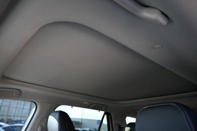 Photo of 2025 Platinum White Pearl Honda Pilot