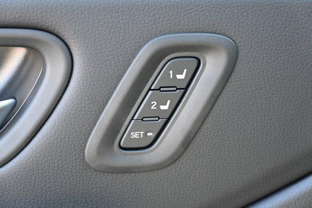 Photo of 2025 Platinum White Pearl Honda Pilot