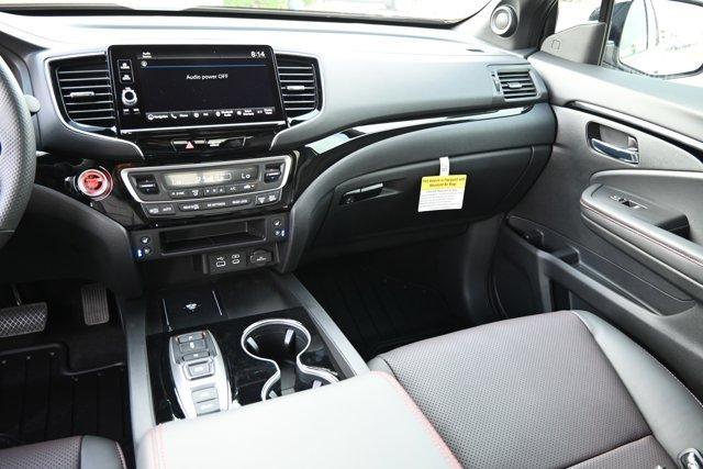 Photo of 2025 Platinum White Pearl Honda Ridgeline