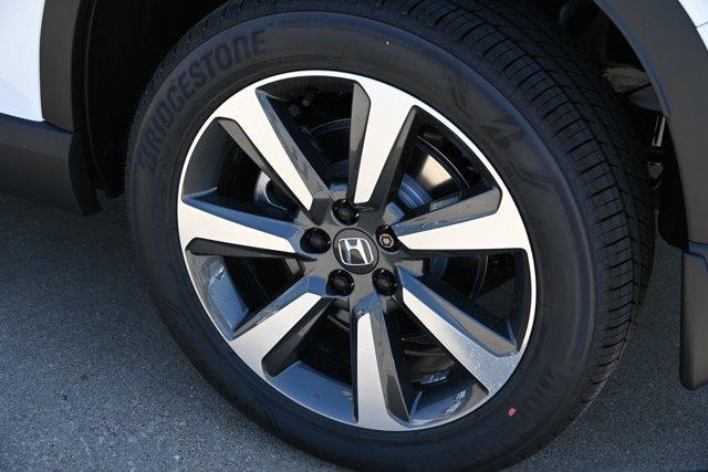 Photo of 2025 Platinum White Pearl Honda Pilot