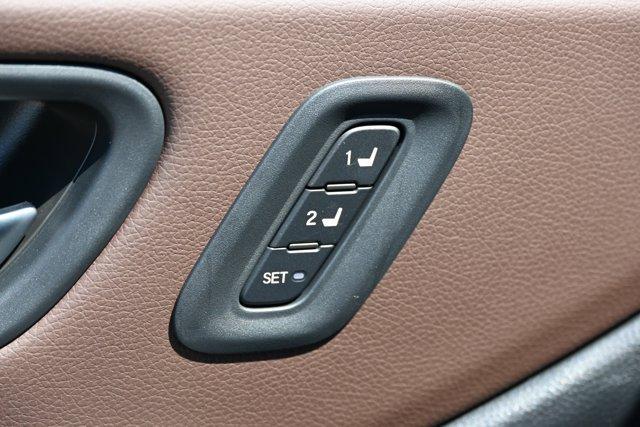 Photo of 2025 Platinum White Pearl Honda Pilot