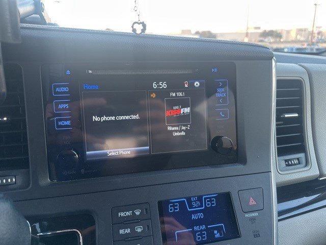 Photo of 2015 Attitude Black Toyota Sienna