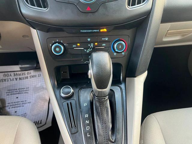 Photo of 2017 Oxford White Ford Focus