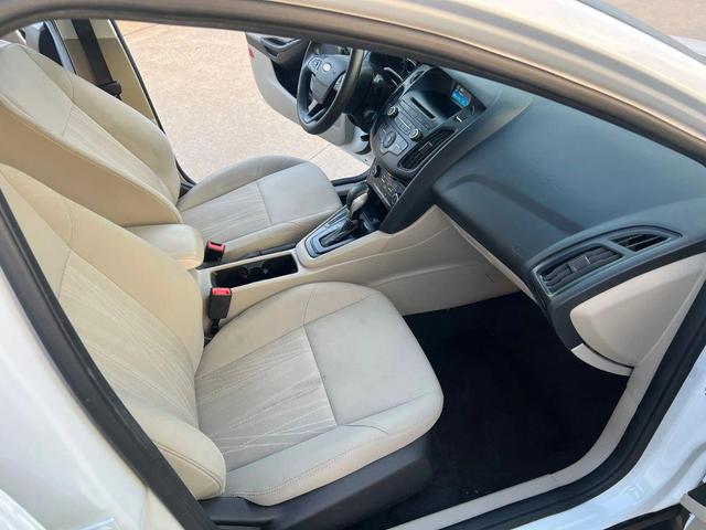 Photo of 2017 Oxford White Ford Focus