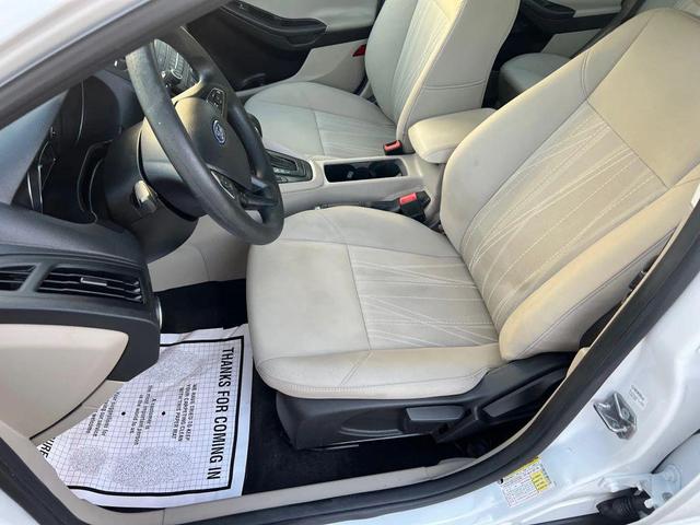 Photo of 2017 Oxford White Ford Focus