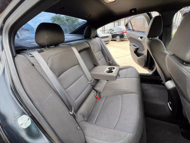 Photo of 2018 Mosaic Black Metallic Chevrolet Cruze