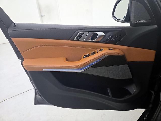 Photo of 2022 Black BMW X5