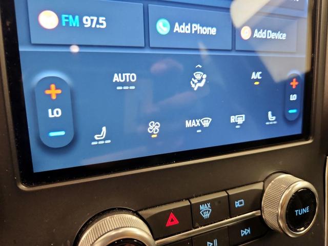Photo of 2022 Black Ford Edge
