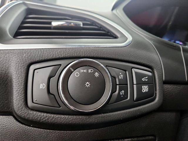 Photo of 2022 Black Ford Edge