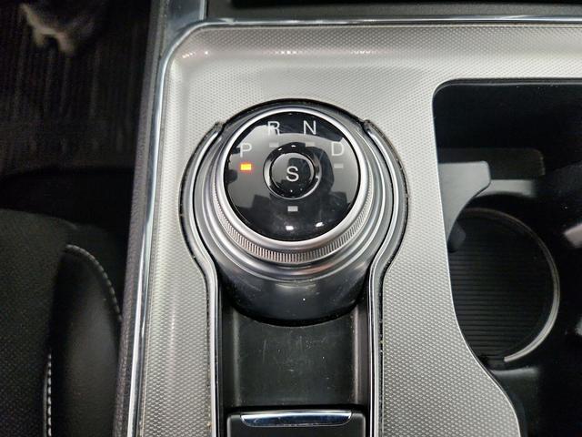 Photo of 2022 Black Ford Edge
