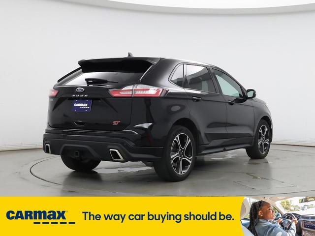 Photo of 2022 Black Ford Edge