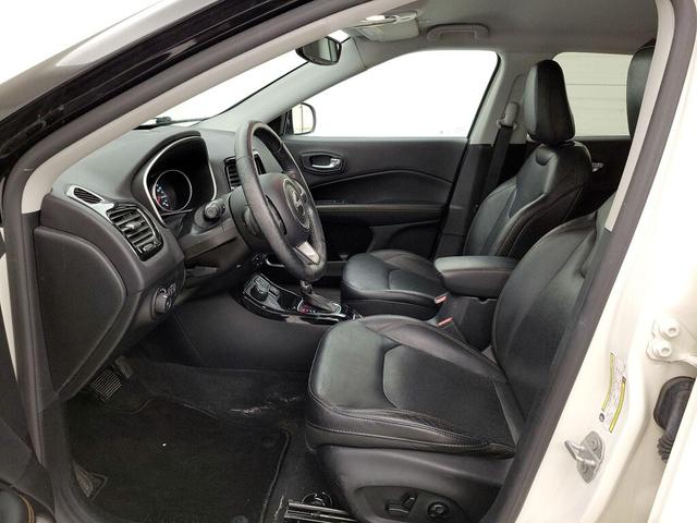 Photo of 2018 White Jeep Compass