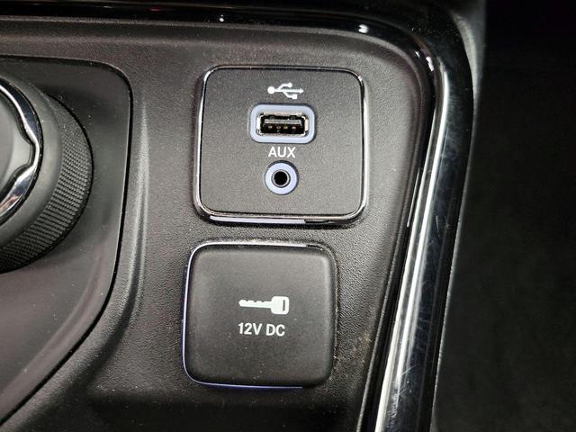 Photo of 2018 White Jeep Compass