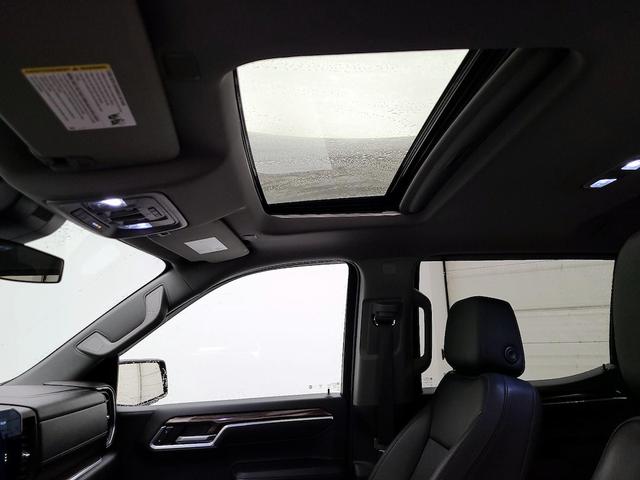 Photo of 2022 Black Chevrolet Silverado 1500