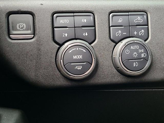Photo of 2022 Black Chevrolet Silverado 1500