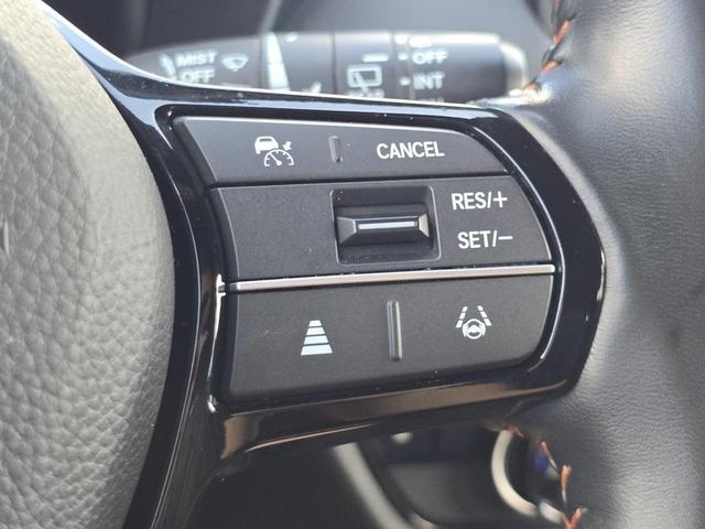 Photo of 2023 Urban Gray Pearl Honda HR-V