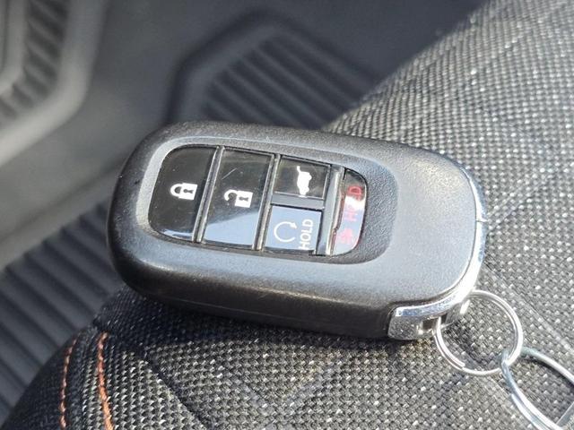 Photo of 2023 Urban Gray Pearl Honda HR-V