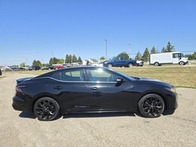Photo of 2019 Black Nissan Maxima