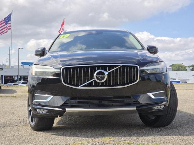 Photo of 2019 Onyx Black Metallic Volvo XC60