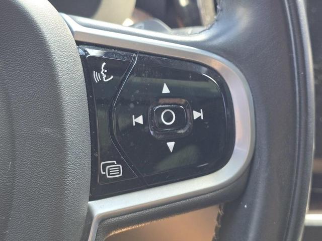 Photo of 2019 Onyx Black Metallic Volvo XC60