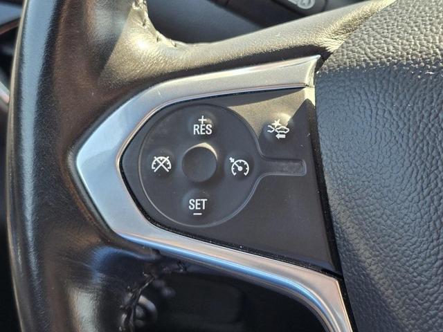 Photo of 2022 Silver Sage Metallic Chevrolet Traverse