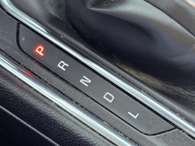 Photo of 2022 Silver Sage Metallic Chevrolet Traverse